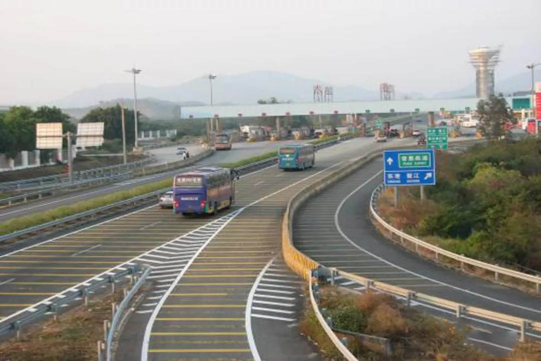 ��܇(ch��)���ٹ�·���r(sh��)���D(zhu��n)�ٿ����ڶ�����ʡ��