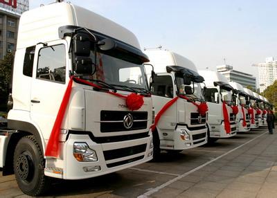  ��һ��һ·�� ��(j��ng)�N(xi��o)�̾oץ�Ј�(ch��ng)�����C(j��)