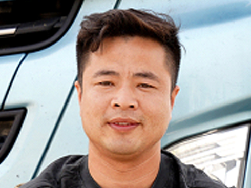 ���ࣺ��ʿ��AMT+Һ�����S��M�ϡ����f����;�ϵĶ�����