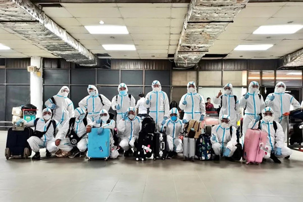 ���͑�֮���� �м����F(tu��n)�(du��)�����С������(f��)��