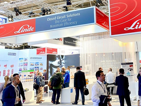 �ĵ����Rչ���������(d��ng)����� �H������(qi��ng)���Ї���(d��ng)���ġ�