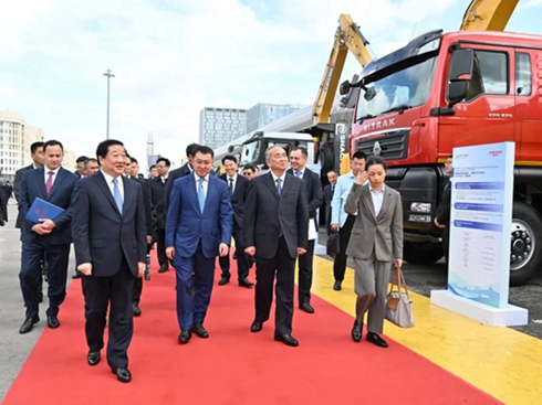 ɽ�|�ع����Fȫ�����������߮a(ch��n)Ʒչʾ���ڹ��_��˹̹�e��