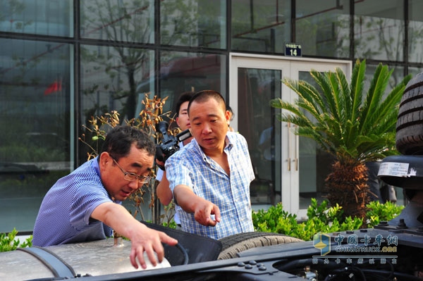 �Ñ��^��܇