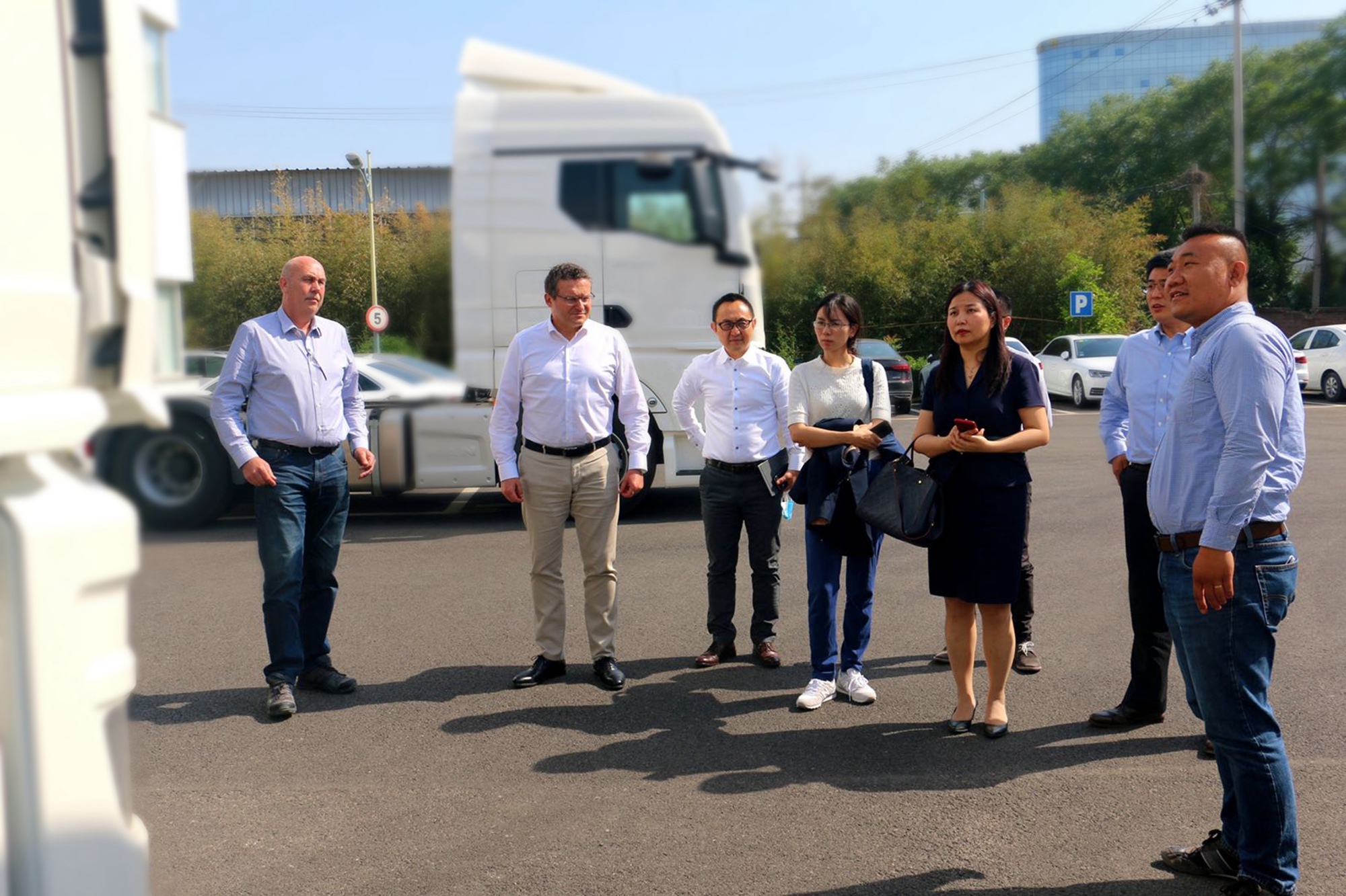 2. ��S���F(tu��n)����COO����S�\(y��n)��ؓ(f��)؟(z��)�˹���Ůʿ���^�����Ї�(gu��)����.jpg