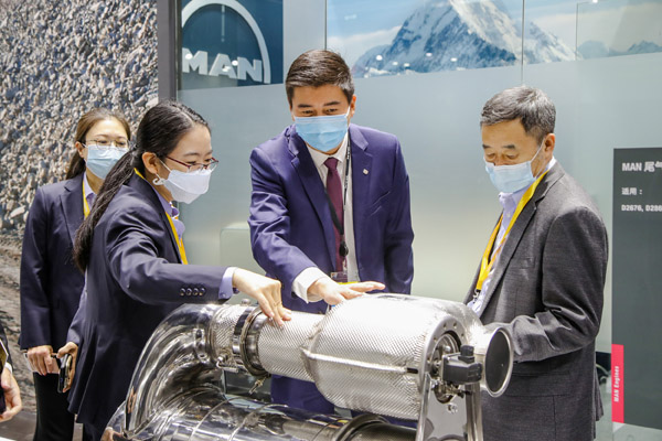 3.����֮�g ��չ���V ���������c(di��n)���Ϻ����Rչ.jpg