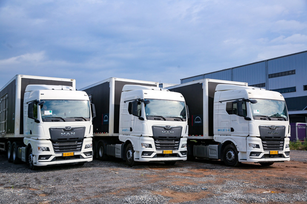 6 - ����ȫ��TGX·�ݏV��վ�A�M���.jpg