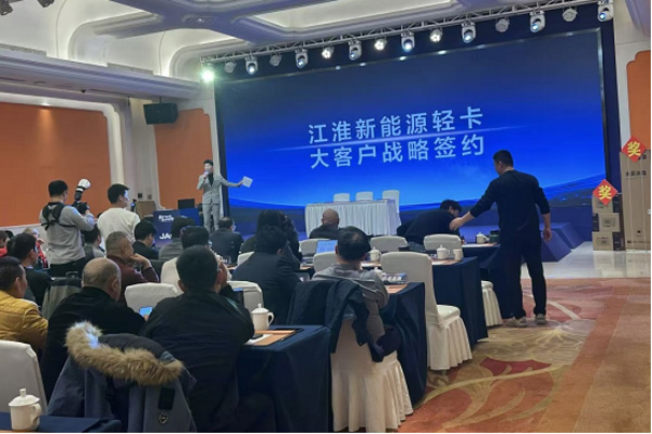 ����܇֮�ѾW�ģ�����1�����iET9�A�|�sҫ���� ��(chu��ng)���˗U���I�����Gɫ�D��1766.jpg