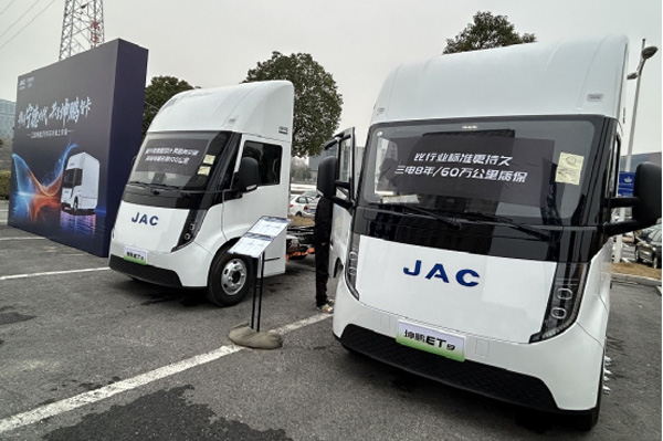 ����܇֮�ѾW�ģ�����1�����iET9�A�|�sҫ���� ��(chu��ng)���˗U���I�����Gɫ�D��1251.jpg