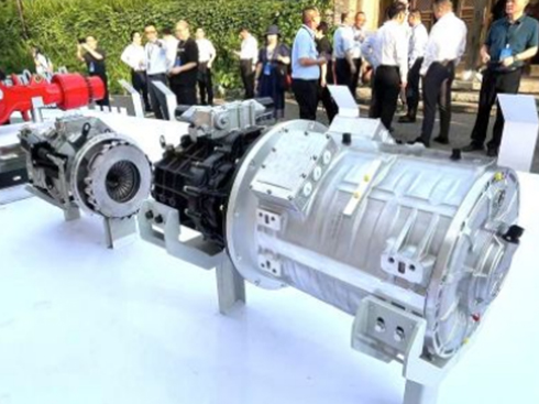  ���пɿ����� ��Ⱦ��(ji��)�ܵ�ɫ ����˹���A�ĈԳ��c��(chu��ng)�� 