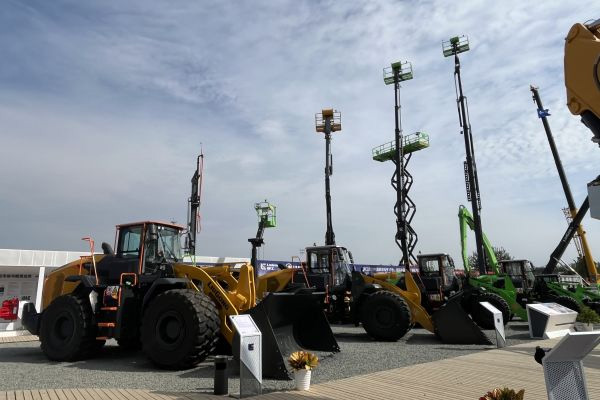 ȫ�������w ��Ԫ���g(sh��)���� �����ǵ�·�����ж���962.jpg