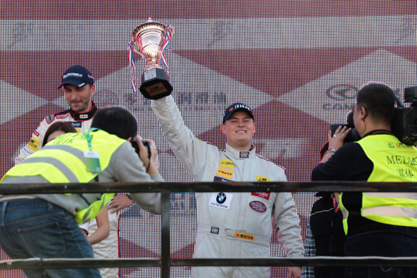 �ݿ˼�܇�ց���(d��ng)��Adam Lacko��.jpg