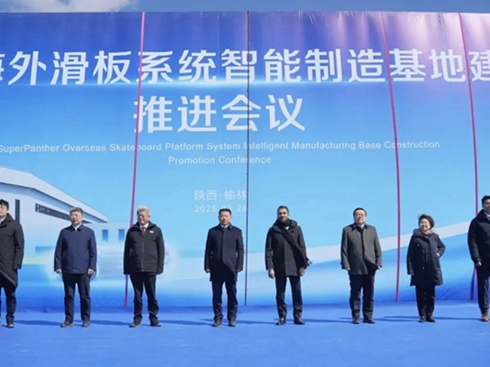 �ٱ����⻬��ϵ�y(t��ng)�����������Ͷ��