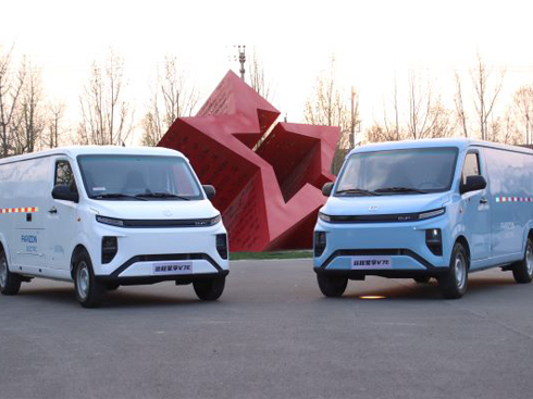 7���� �p��(c��)�T 305km�L�m(x��)�� �h(yu��n)������V7E�I(l��ng)���Gɫ����