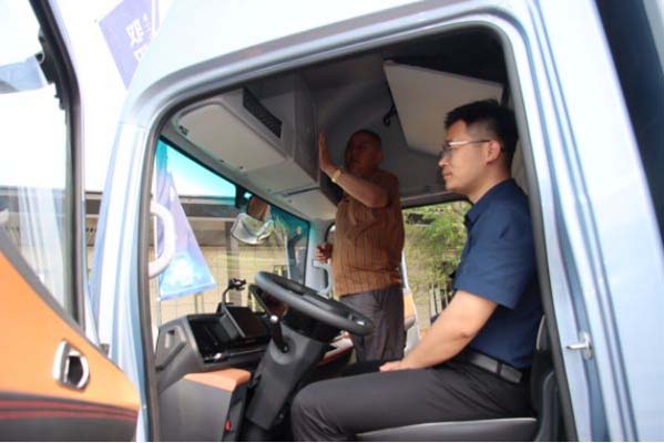 4��4���L(zh��ng) �����ǿ� �칤�h���p�����܃r(ji��)ֵ߅��(���˲��޸��^(gu��))2151.jpg