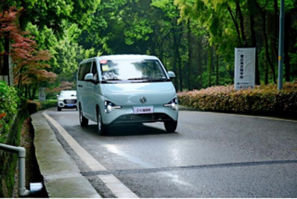 ����ͨV8E~V10�p܇Ʒ�b ���d̖�c�������γɞ��µĳ���1843.jpg