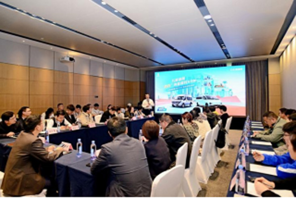 ����ͨV8E~V10�p܇Ʒ�b ���d̖�c�������γɞ��µĳ���226.jpg