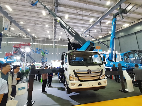 �W�R�ɸ߿����I(y��)܇(ch��)�@�G�L(zh��ng)ɳ��(gu��)�H���̙C(j��)еչ