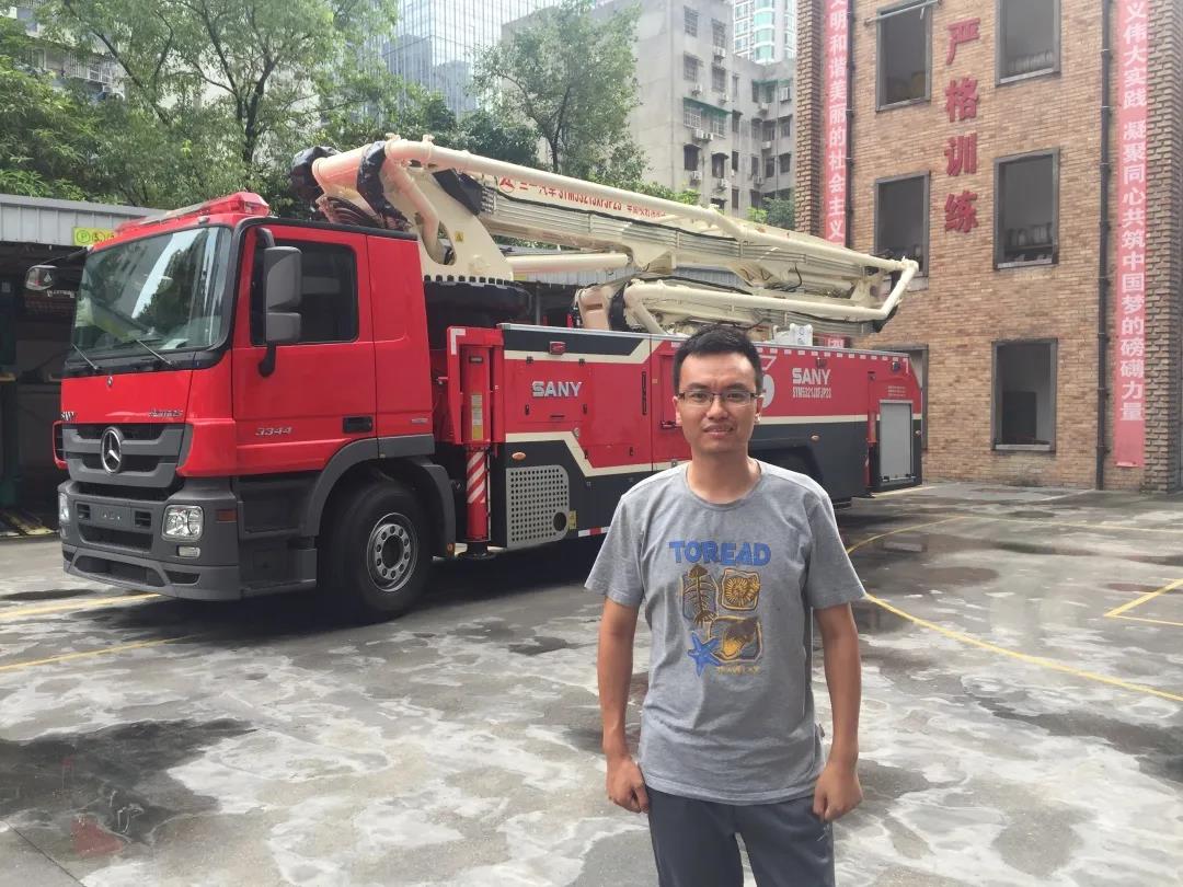 ����һ���Ф�΂���������һ����ʥ�ҳ�Mʹ���е�����