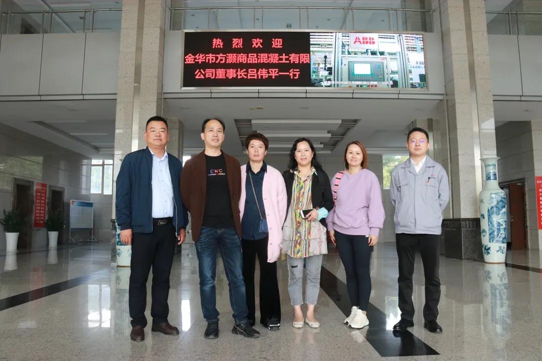 ���A�з�����Ʒ��������˾�����L(zh��ng)���M(j��n)�A�����R���^����