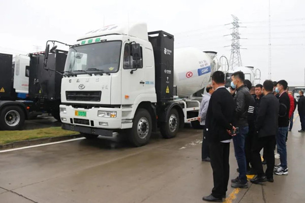 �ԃr�ȸ� ���u(y��)�� ���ֿ͑��������M(j��n)�h�R�Ƽ����F(tu��n)���^����