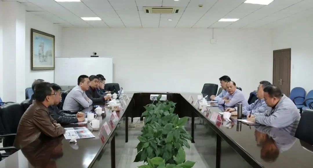 �м�������(zh��n)�Բ�����Դ�����Ј� �_��LNG��Դ����(li��n)�\��ƪ��