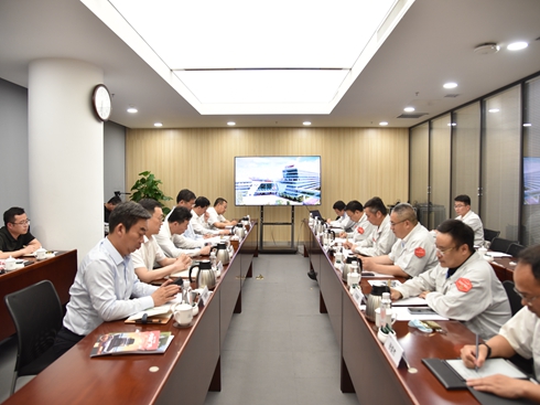 ͬһ�죬��λ���L(zh��ng)���L�V����Ұ��ʲô��