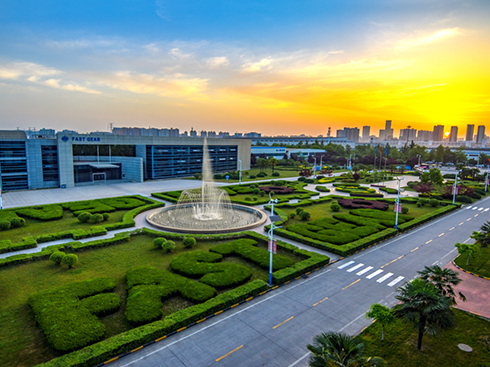 ��ʿ�صġ��p����(zh��n)�ۡ���һ߅���˼��g�ߵأ�һ߅���o��(chu��ng)�½���